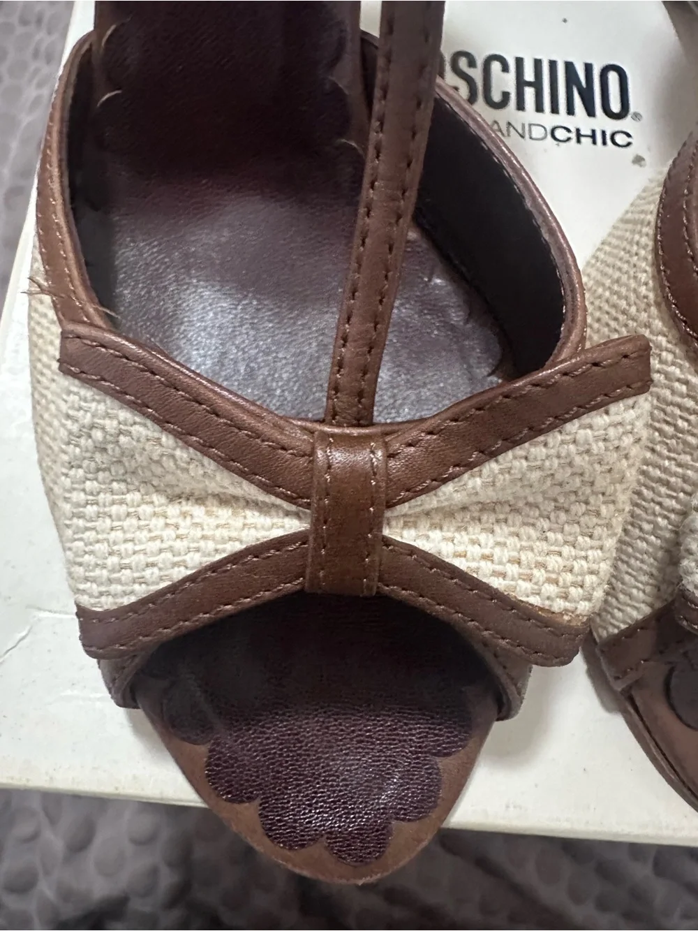 Moschino cheap & chic Tan & Brown Raffia Peep-Toe t strap wedge Heels Sz 9 39
